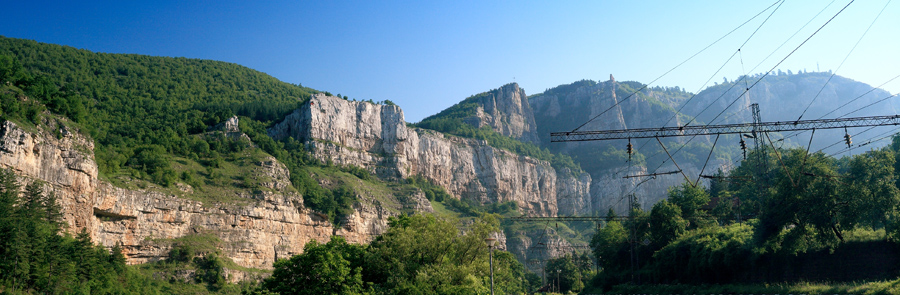Магнетичните Лакатнишки скали – открийте как са ги наричали старите жители на Миланово, Лакатник и околните селата.